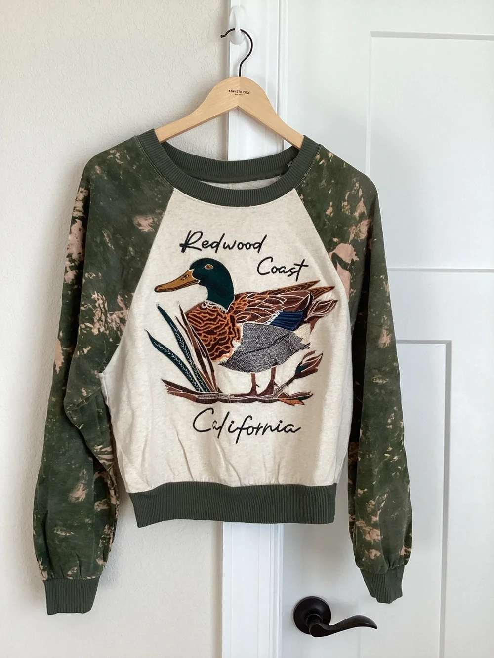 🦆Anthropologie Niki Bubble Embroidered Sweatshirt Pilcro New Duck Camouflage - Picture 5 of 15